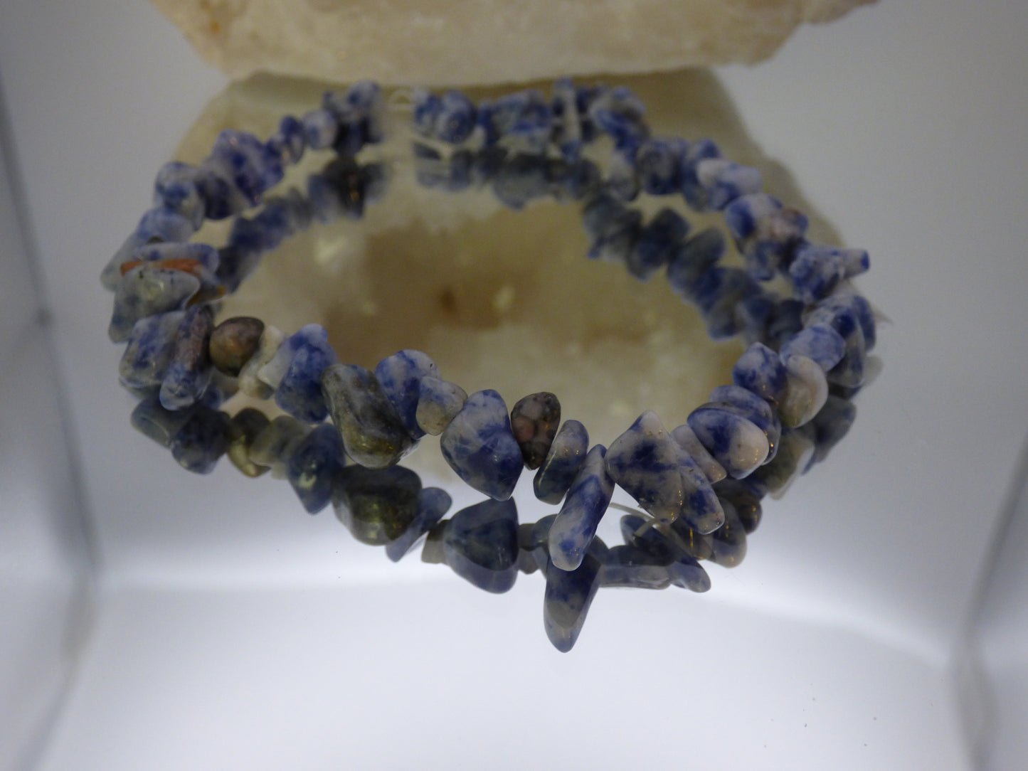 Bracelet ships en sodalite (pièce unique)