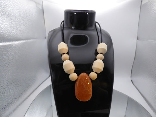 Collier en aventurine orange et perles de bois