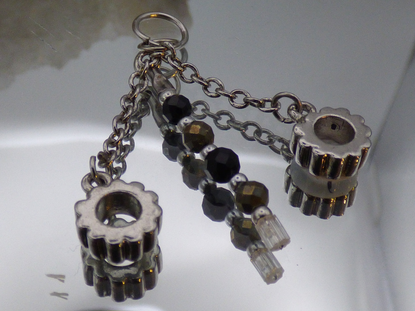 Parure boucles et pendentif en pyrite et tourmaline noir